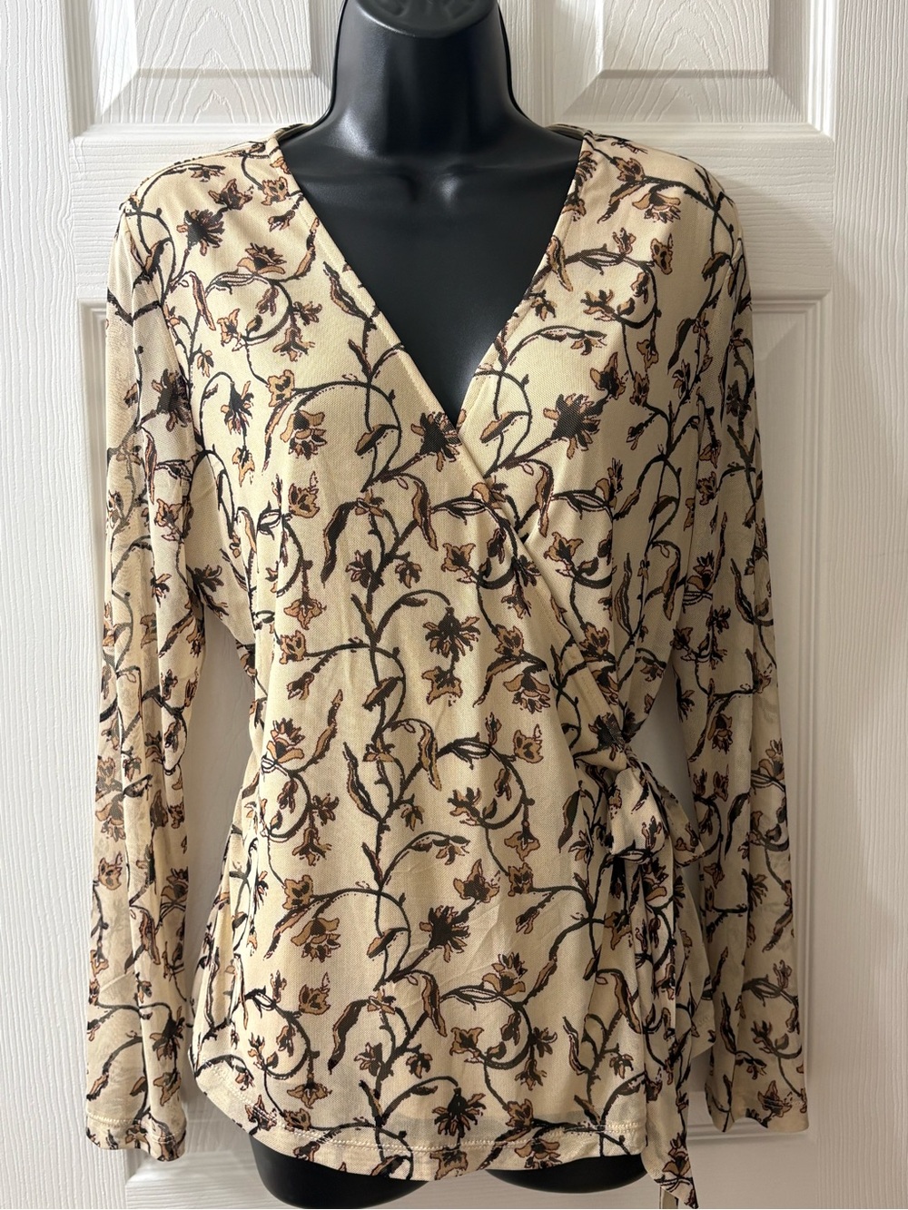 Cleo Petite Blouse in Cream